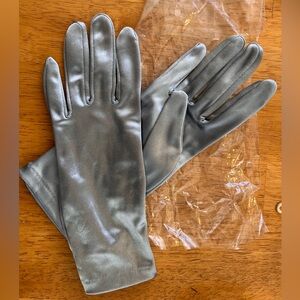NWT Elegant Stretchy Satin Silver Gloves